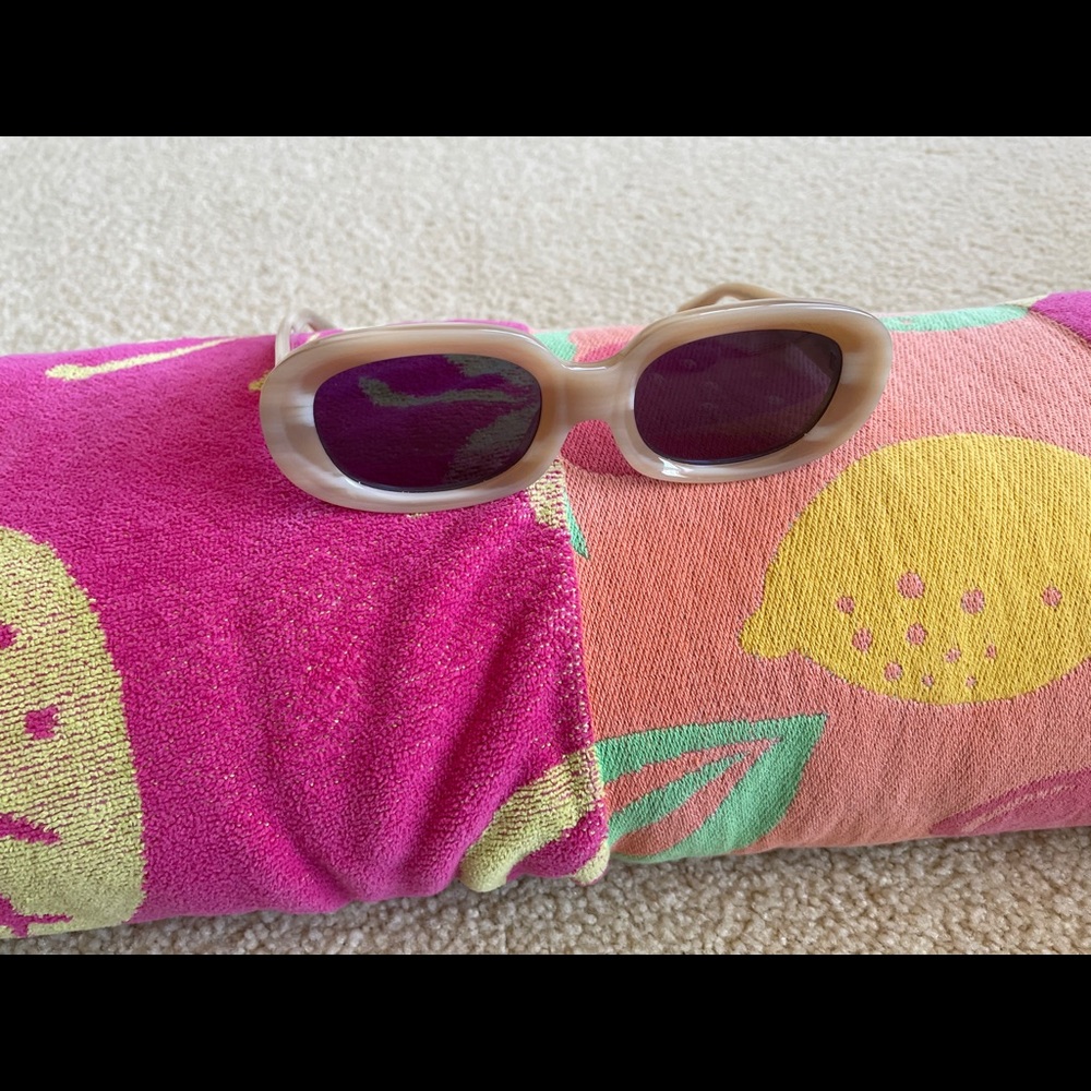 The bikini Vision Crap eyewear